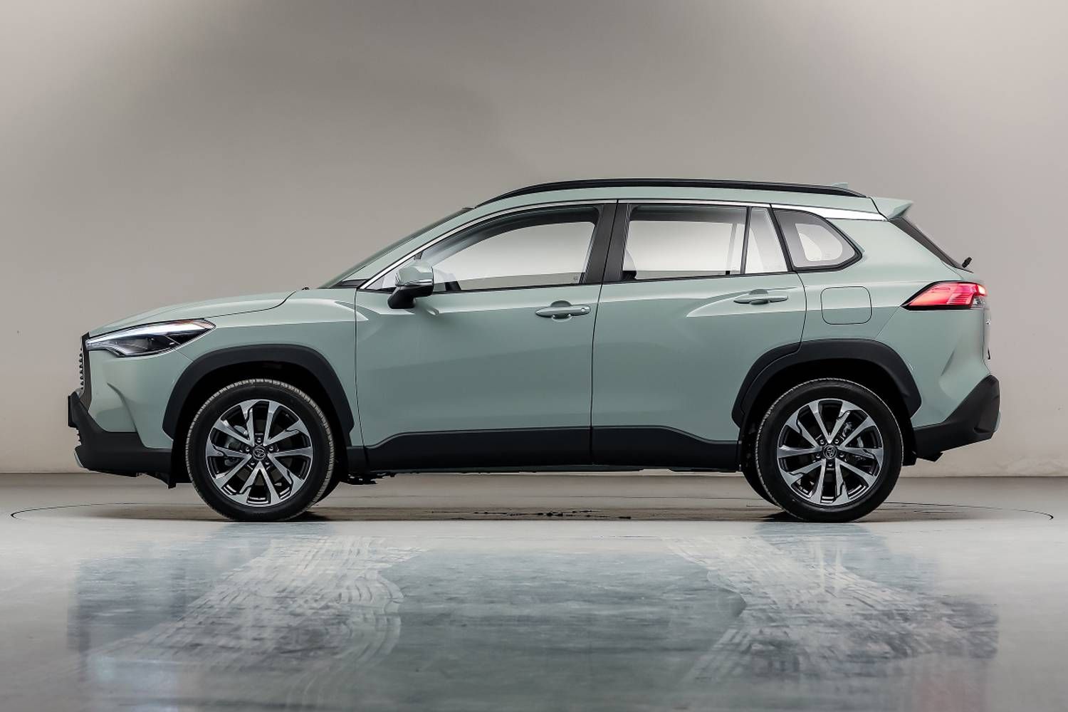 丰田最新款车型SUV——追求卓越，引领未来